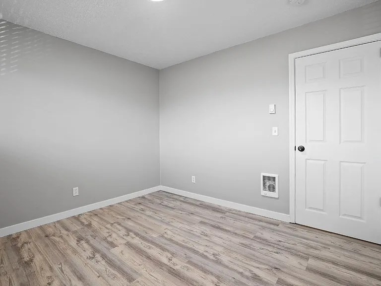 Eastside Village Apartments — Photo 36