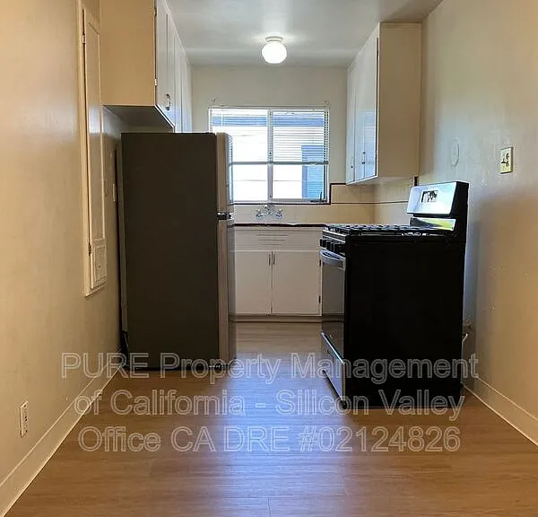79 N 10th St #1 — Photo 9