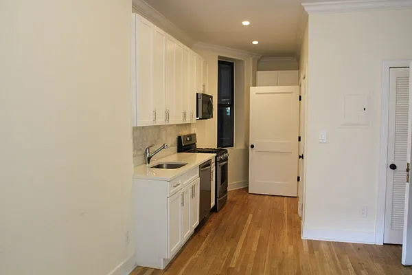 Rented by Bohemia Realty Group | media 13