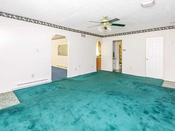 5th image of 14469 Lorna Ln