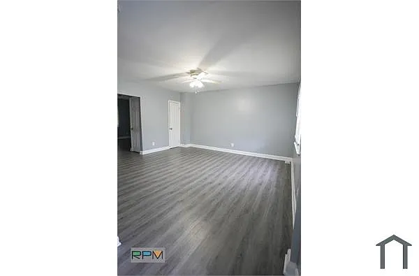 Building Photo - 1413 N Decker Ave