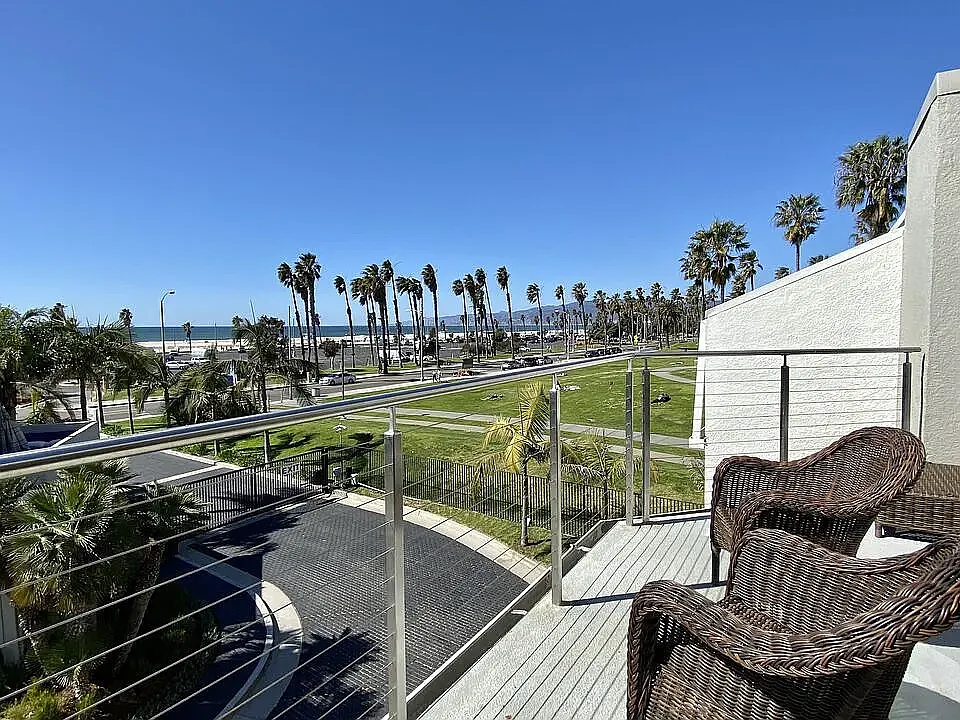 42 Sea Colony Dr
