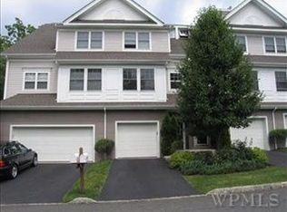 75 Hillcrest Ln, Peekskill, NY 10566