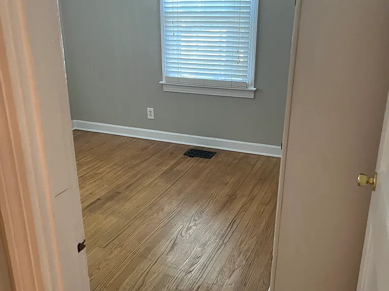 3039 Wentworth Ave — Photo 23