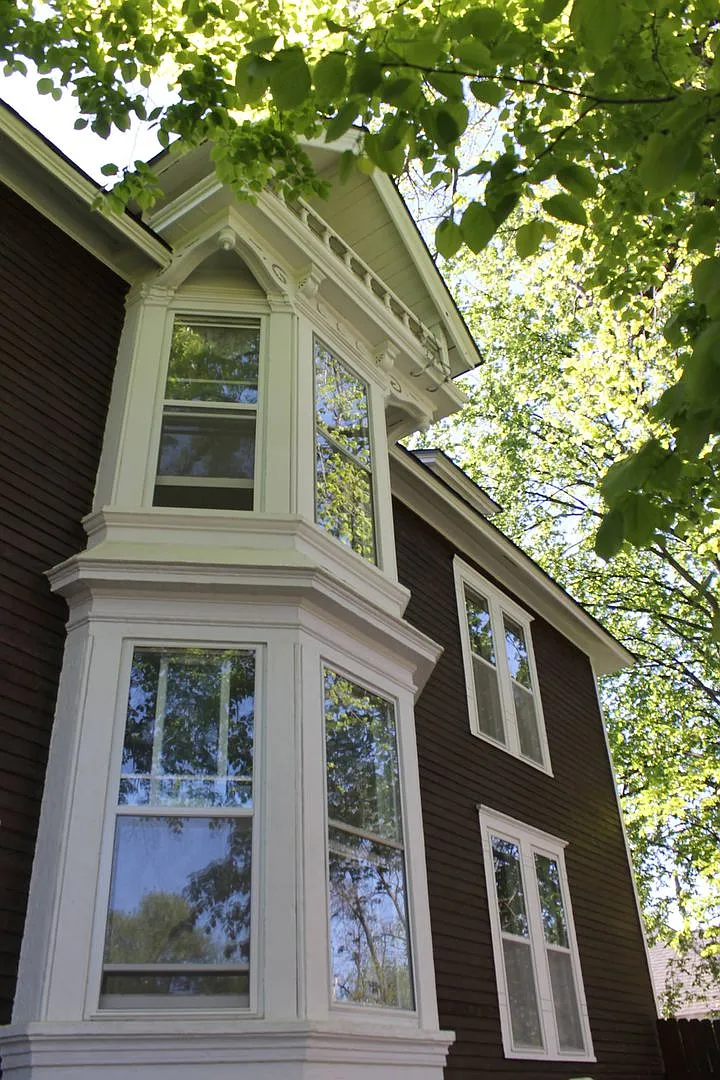 556 Ashland Ave — Photo 1