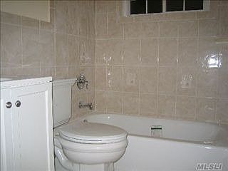 2nd image of 6 Robert St