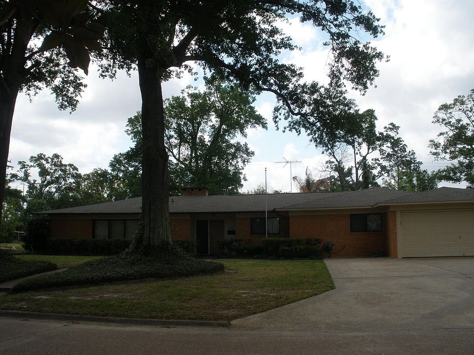 1st image of 3425 Durwood Dr