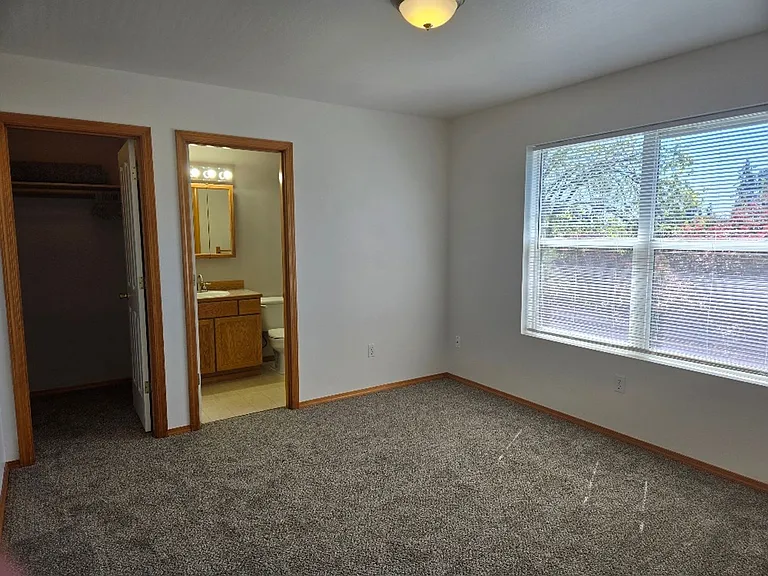 26408 Granny Smith Ln NE — Photo 11