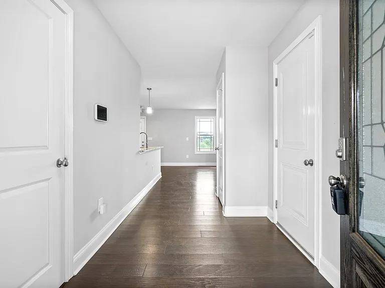 3482 Southwood Dr — Photo 2
