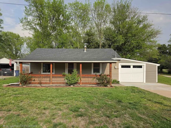 306 N Washington St, Belle Plaine, KS 67013