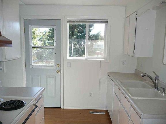 4th image of 8708 E Mansfield Ave
