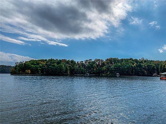 3rd image of 504 Quiet Cove Ln