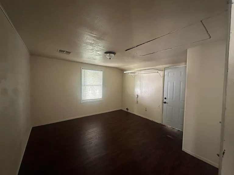4355 Boren Ave — Photo 5