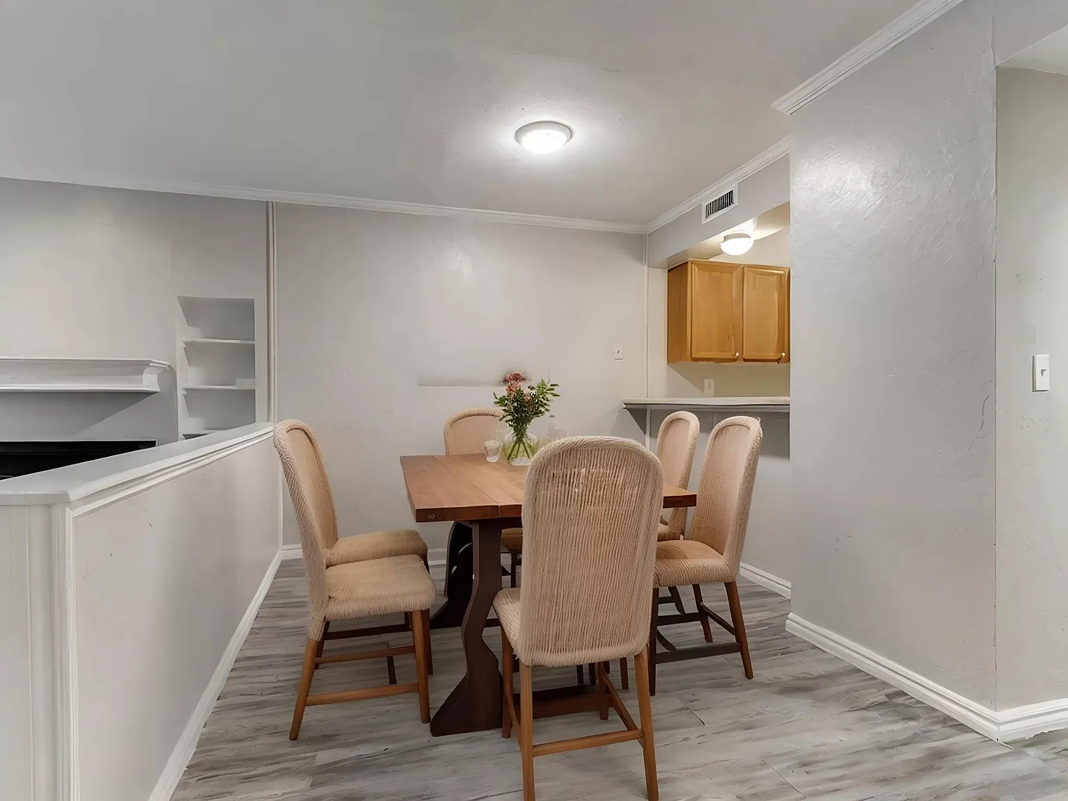 The Current Apartments — Photo 2
