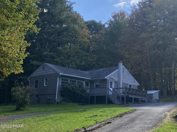 2714 Owego Tpke, Hawley, PA 18428