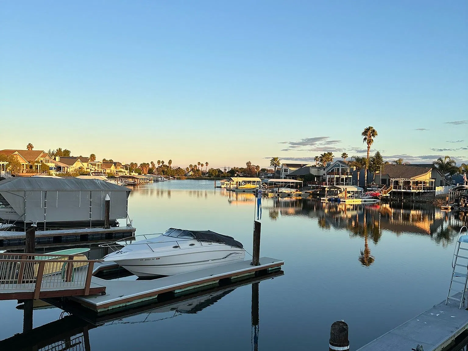 4 bed, $6,500 — Photo 1