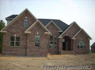 2720 Creekdew Ct, Fayetteville, NC 28306