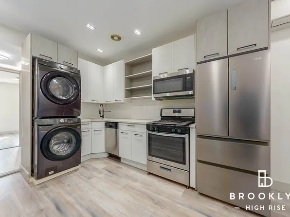 895 4th Avenue image 1 of 9