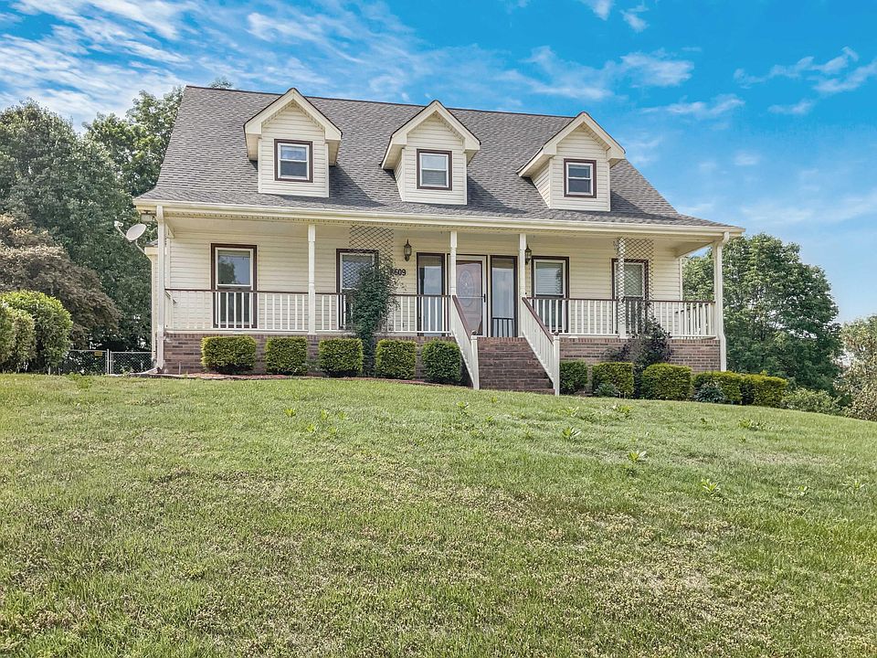 1st image of 8609 Horseshoe Bend Ln