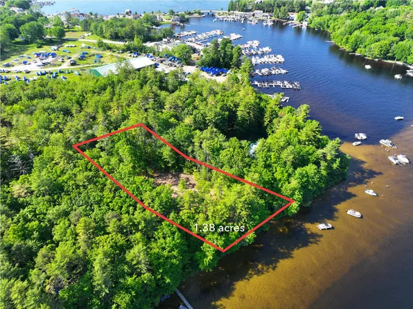 21 Brookbend Path, Naples, ME 04055