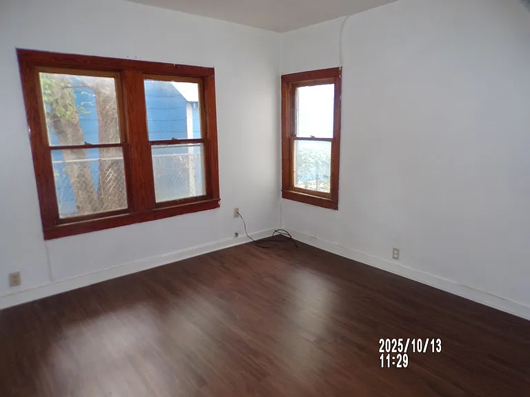 311 E Nevada St — Photo 13