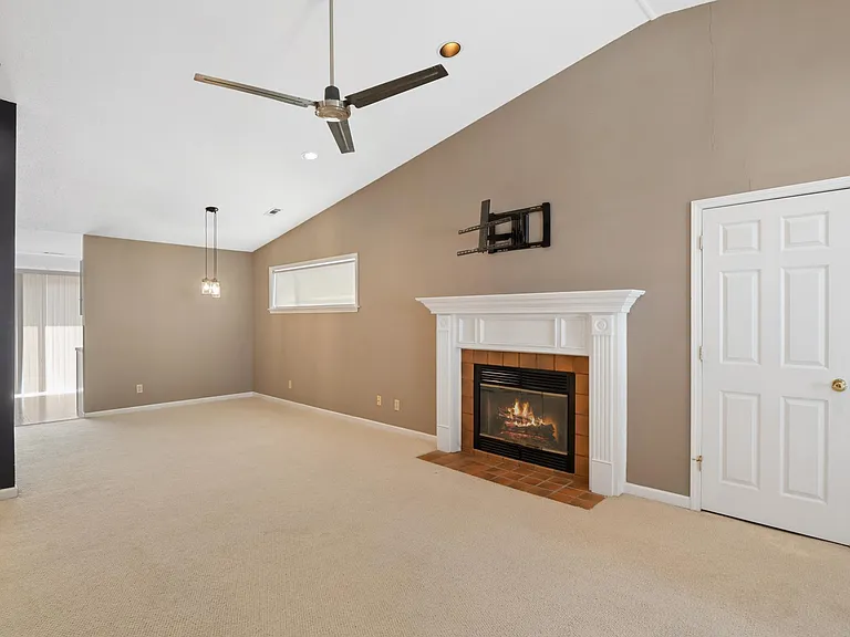 8920 Eager Rd — Photo 11