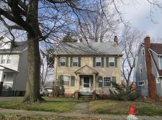 1034 Nela View Rd, Cleveland, OH 44112