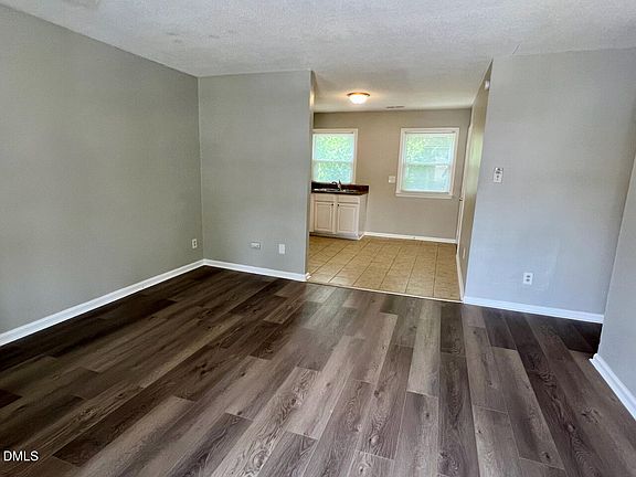 2nd image of 1320 Poole Rd APT J