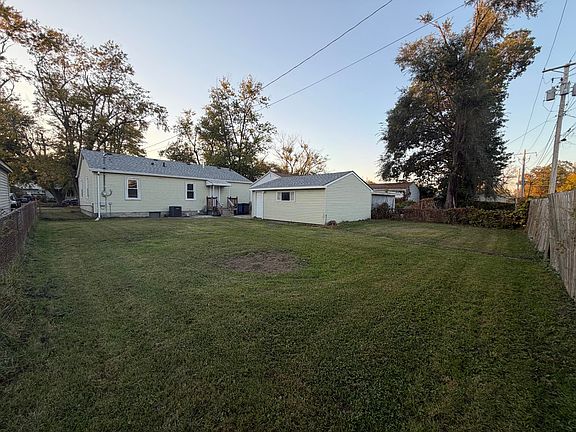 4th image of 2683 Dearborn St