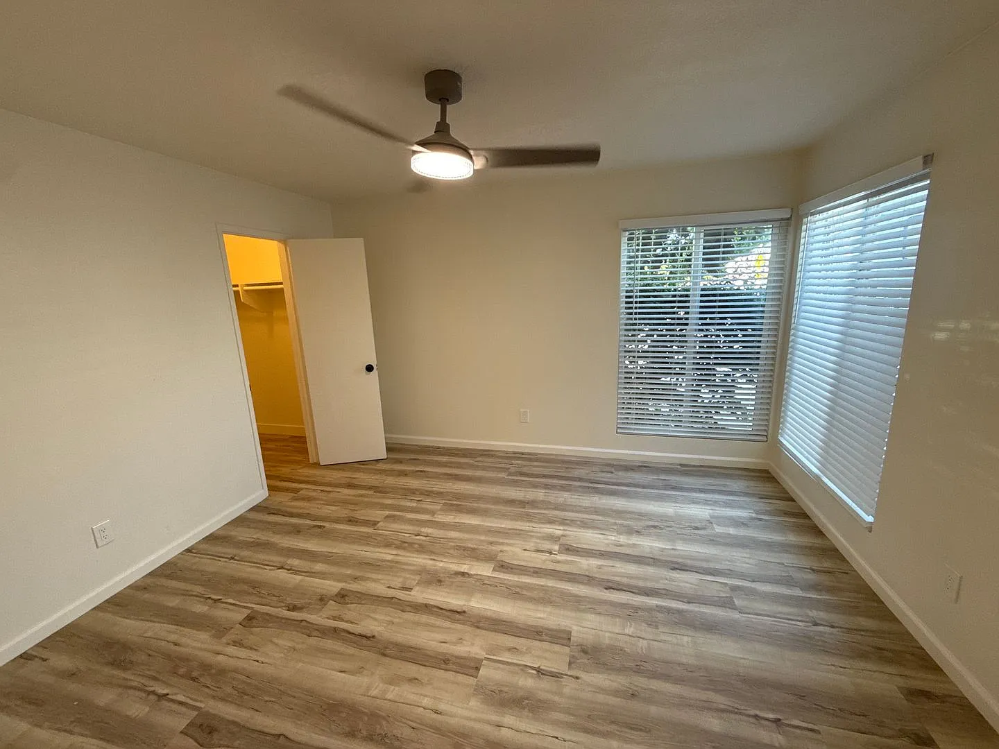 4605 Voltaire Street — Photo 2