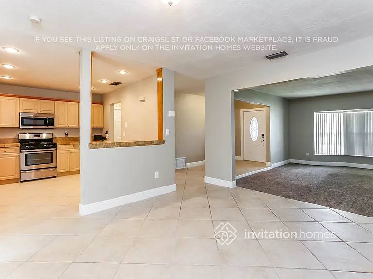 10900 NW 19th St — Photo 3