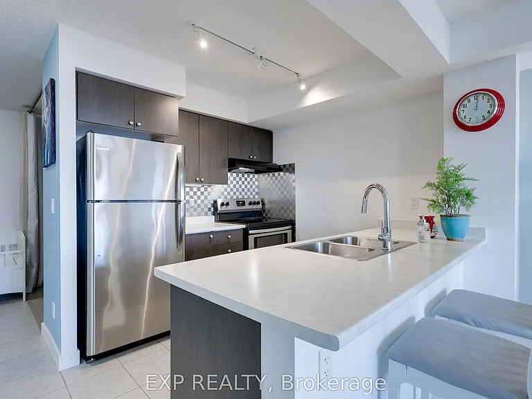 8 Trent Ave #410 — Photo 7