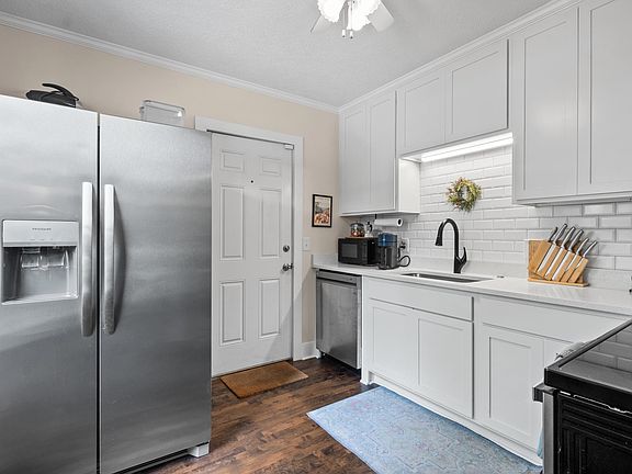 3rd image of 53 Kingsgate Dr