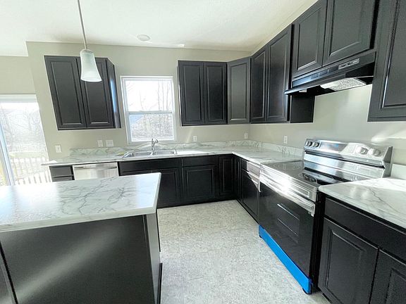 3rd image of 7160 Blackwell Dr