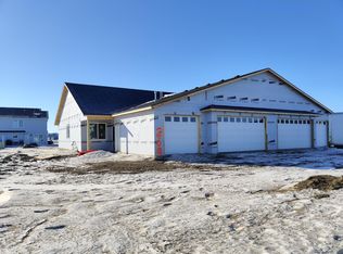 3709 Gale Cir SE, Mandan, ND 58554