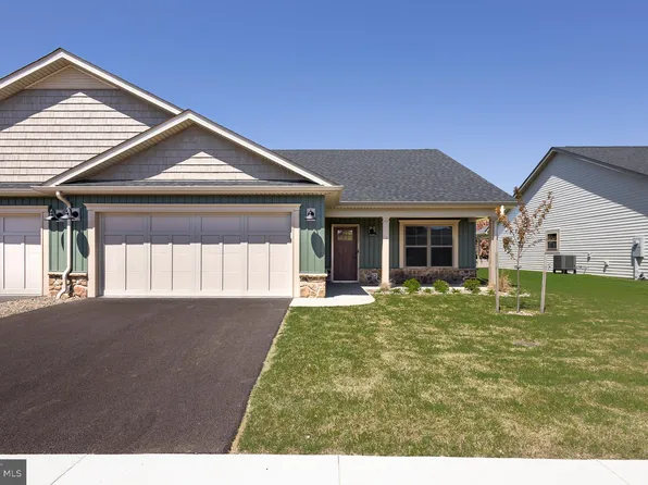 19 Grainfield Ct, Martinsburg, WV 25404