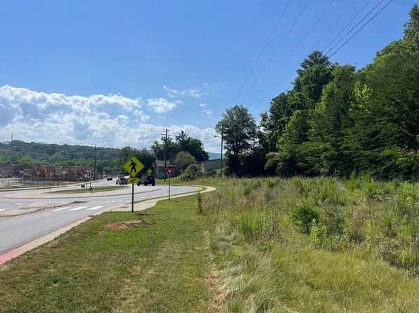 0 Wayah St, Franklin, NC 28734