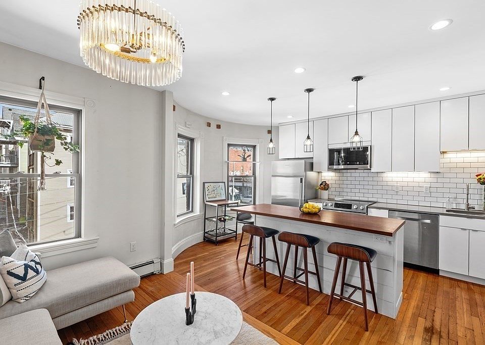 1st image of 217 Boylston St #3