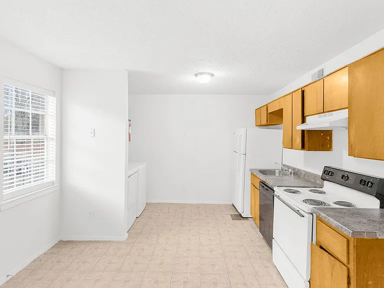 Piedmont Terrace — Photo 8