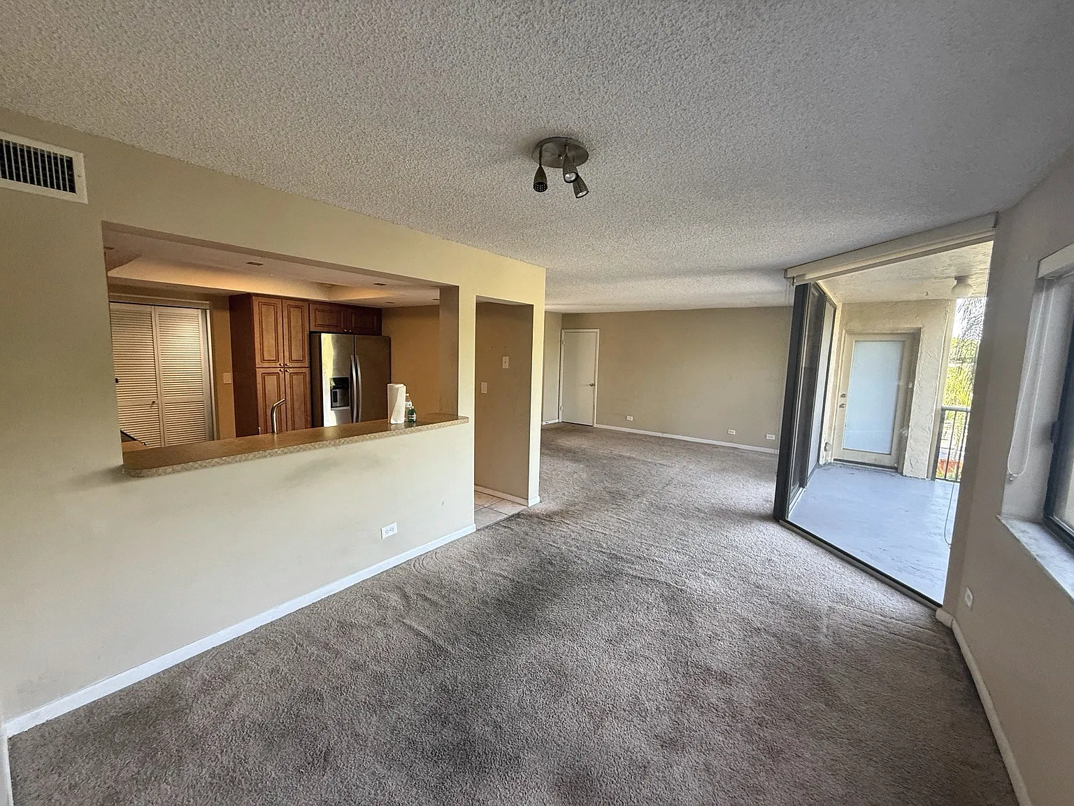 2 bed, 1330 sqft, $2,300 — Photo 2