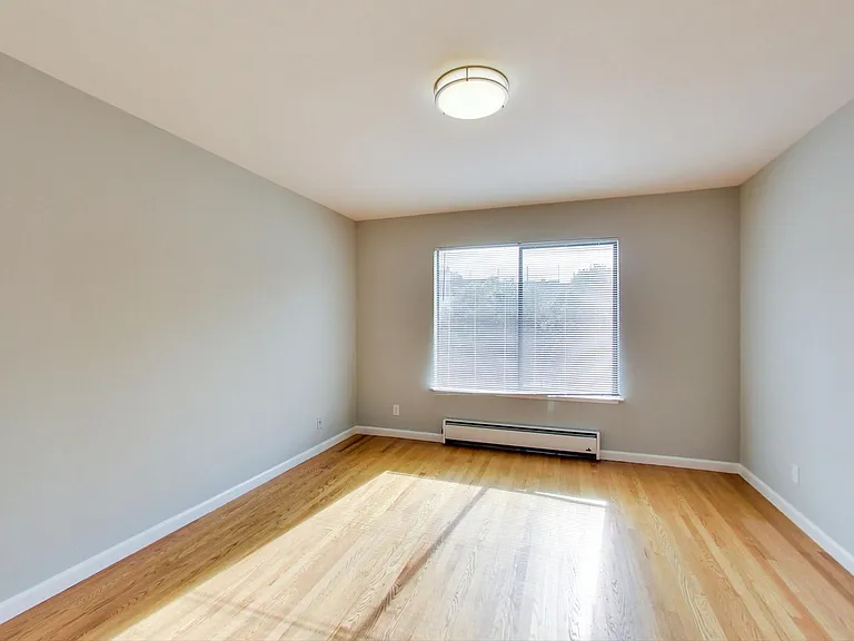 205 Collins St #4 — Photo 17