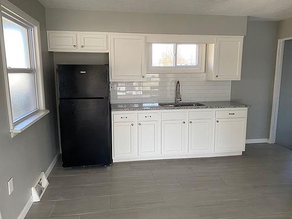 3rd image of 8361 Dorinda Ave