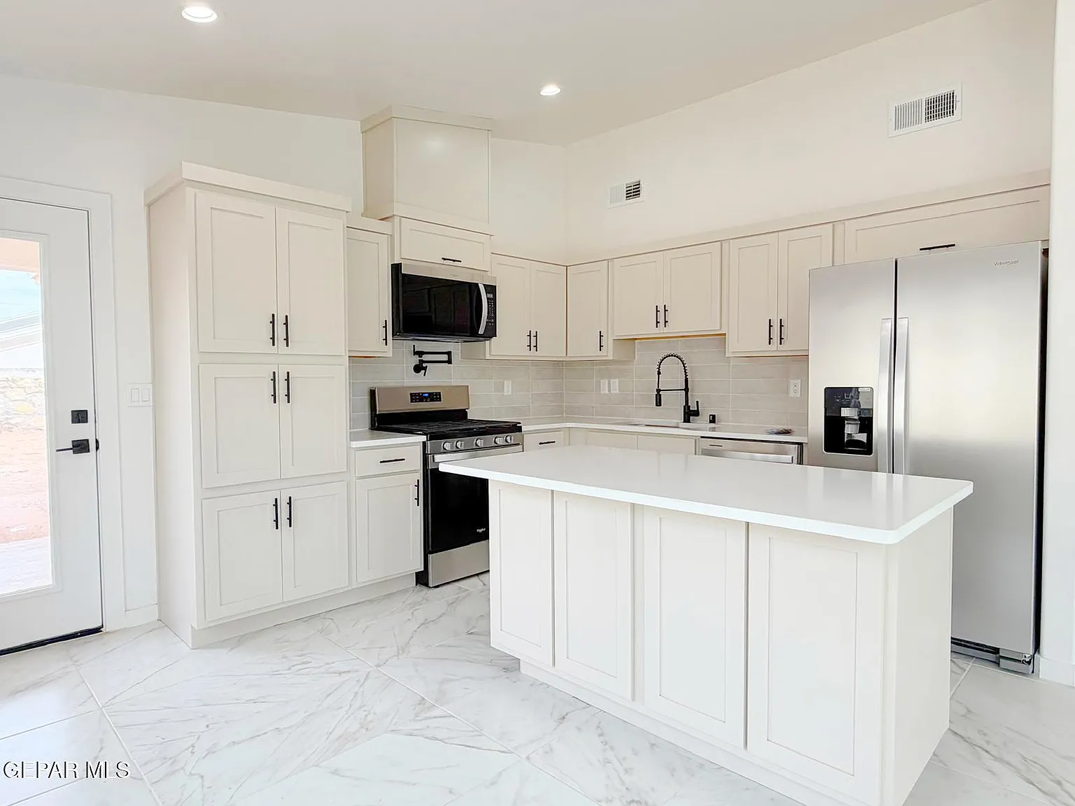 4 bed, 2.5 bath, 1532 sqft, $2,195 — Photo 4