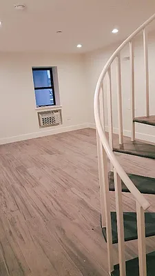 Rented by Loom Group | media 33