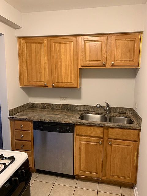 1st image of 8424 W 87th St APT 1A