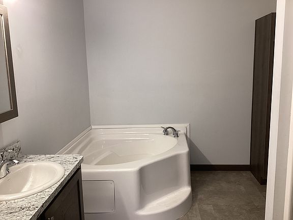 5th image of 602 Fresno Cir SE #69