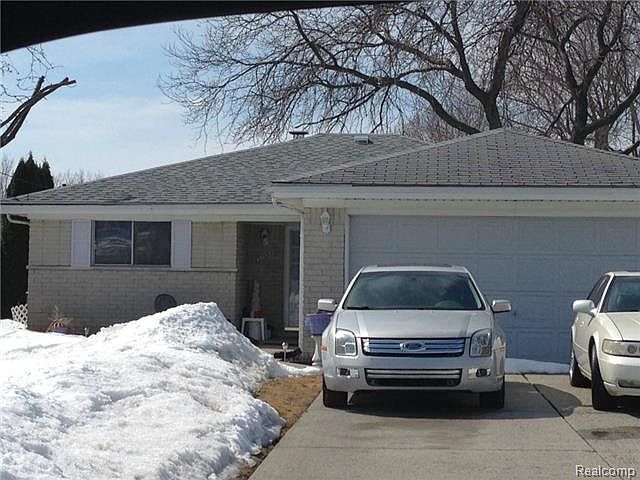 1st image of 37595 Lakeville St