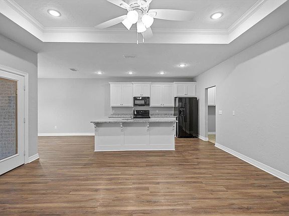 5th image of 165 Highland Forest Dr