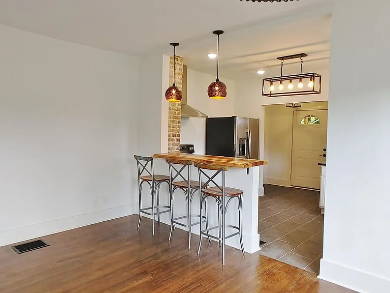 2123 Lyndon Ave — Photo 13