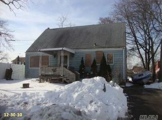 95 Babylon Tpke, Freeport, NY 11520